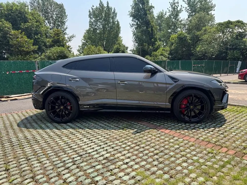 Lamborghini Urus 2023 — Фото 13/16