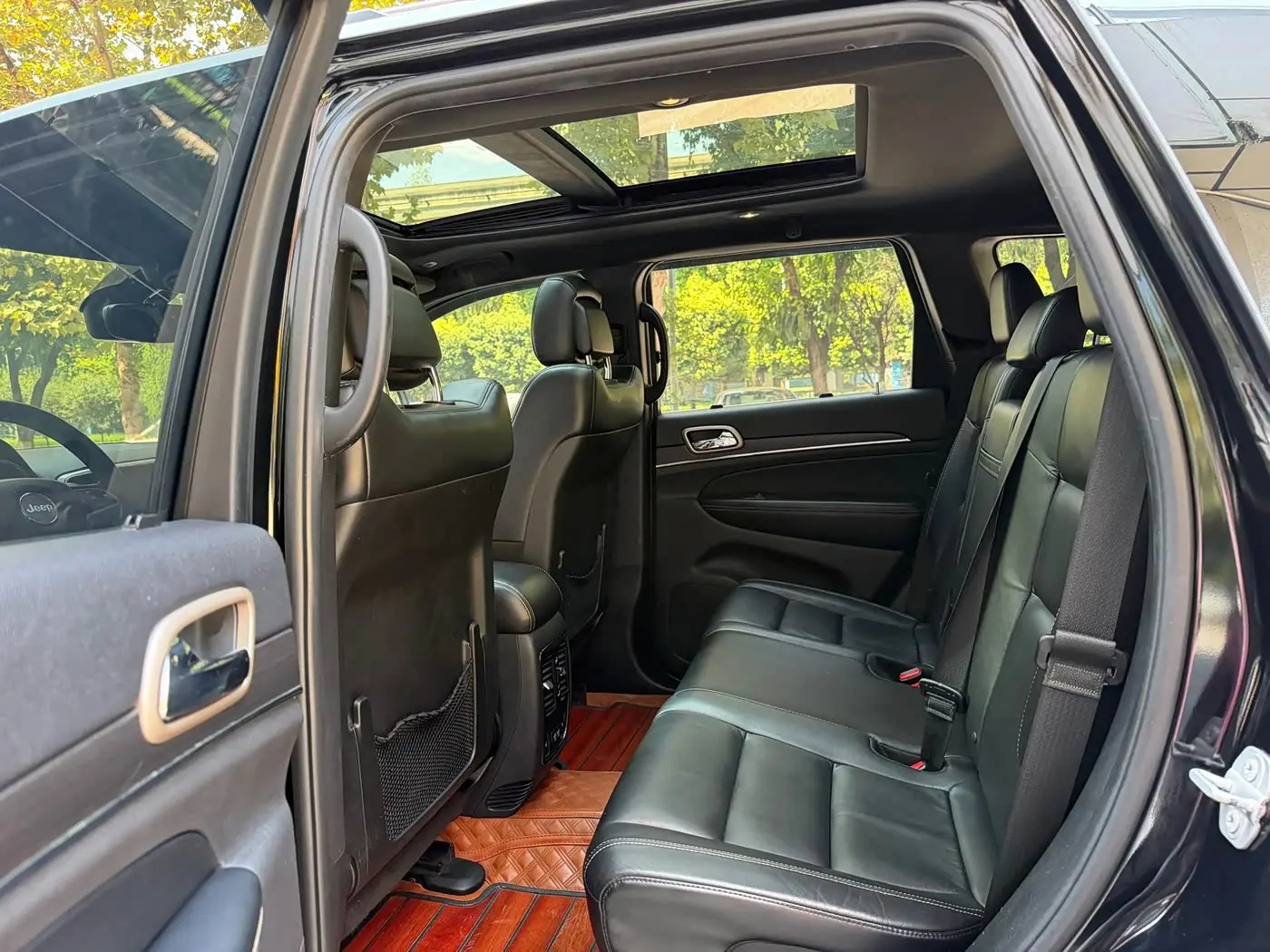 Jeep Grand Cherokee 2017 — Фото 10/18