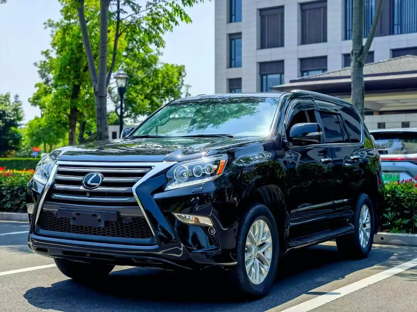 Lexus GX 2015 — Photo 1/11