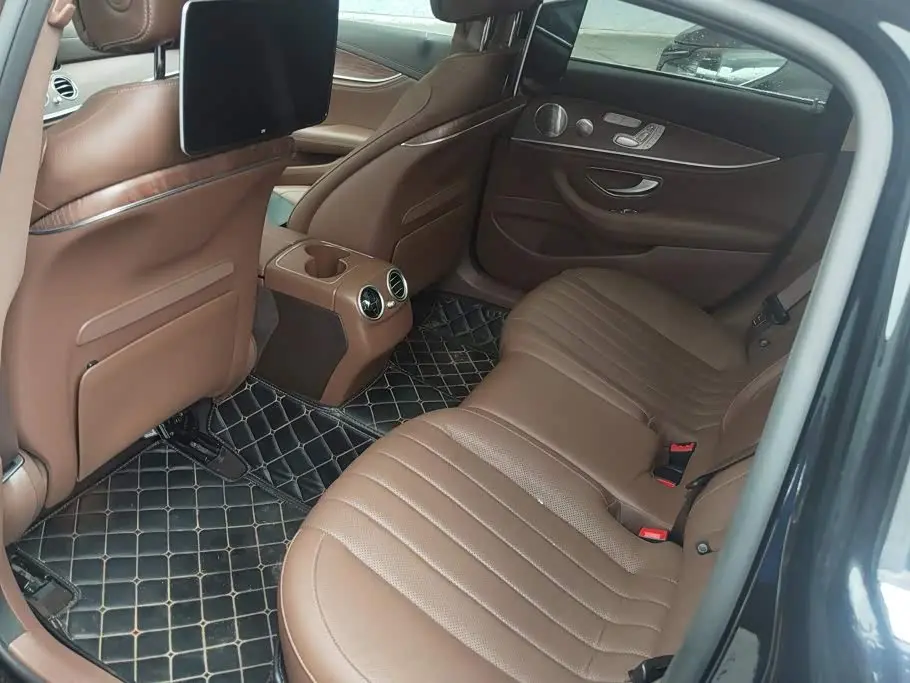 Mercedes-Benz E-Class 2020 — Photo 11/16