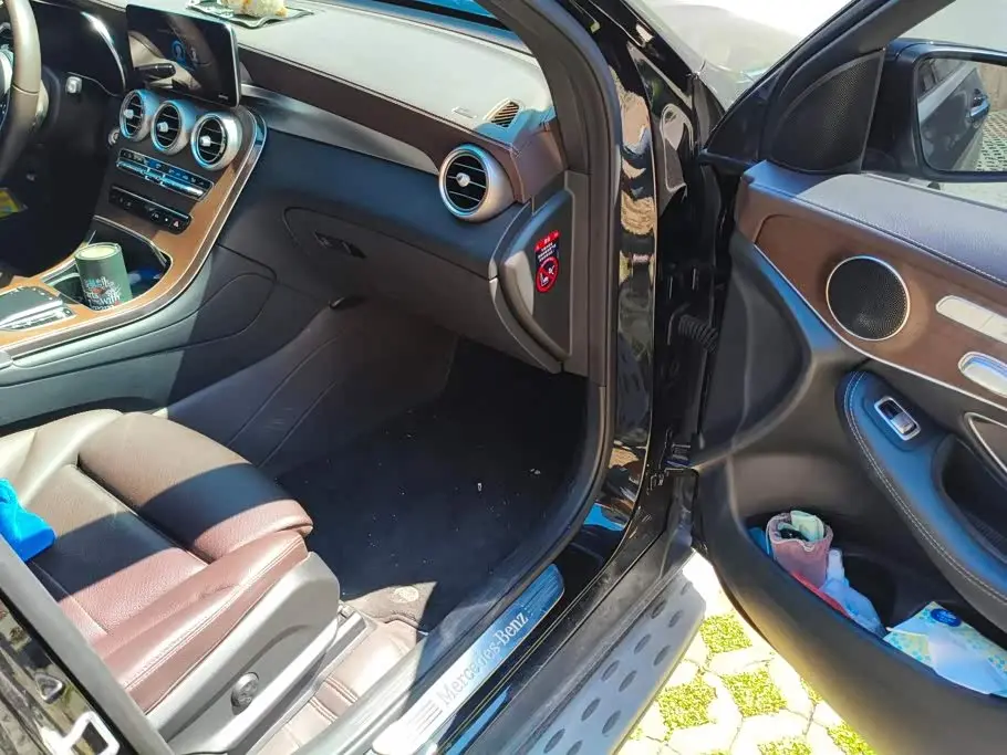 Mercedes-Benz GLC 2023 — Photo 8/16