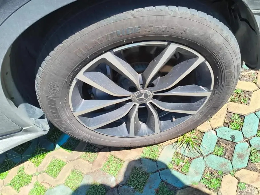 Mercedes-Benz GLC 2023 — Photo 6/16