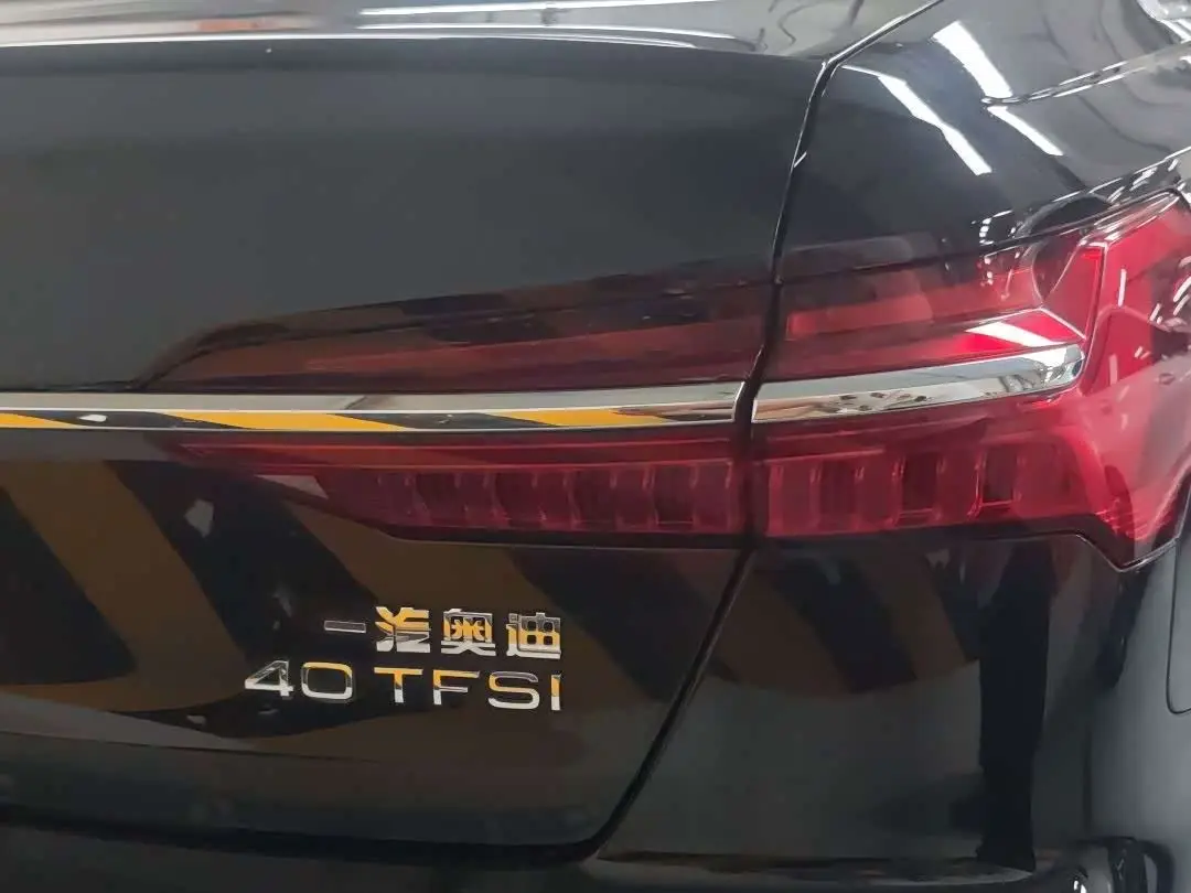 Audi A6L 2022 — Photo 17/17