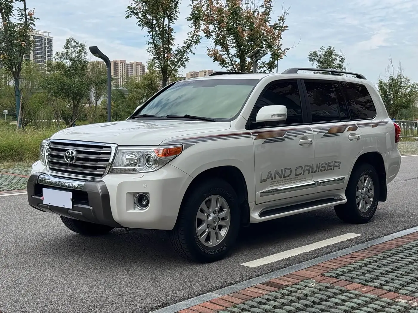 Toyota Land Cruiser 2016 — Photo 1/20