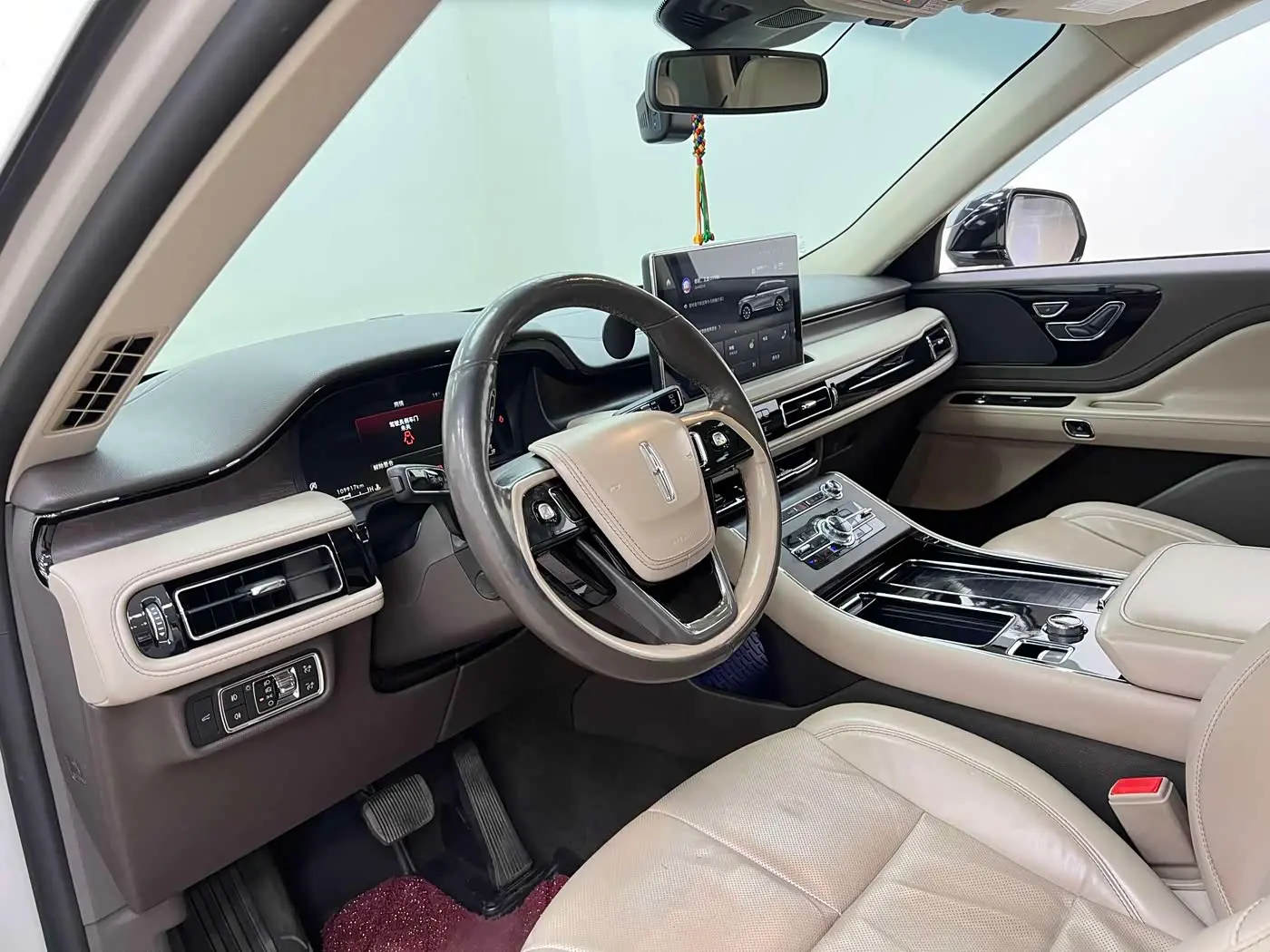 Lincoln Aviator 2021 — Şəkil 15/20