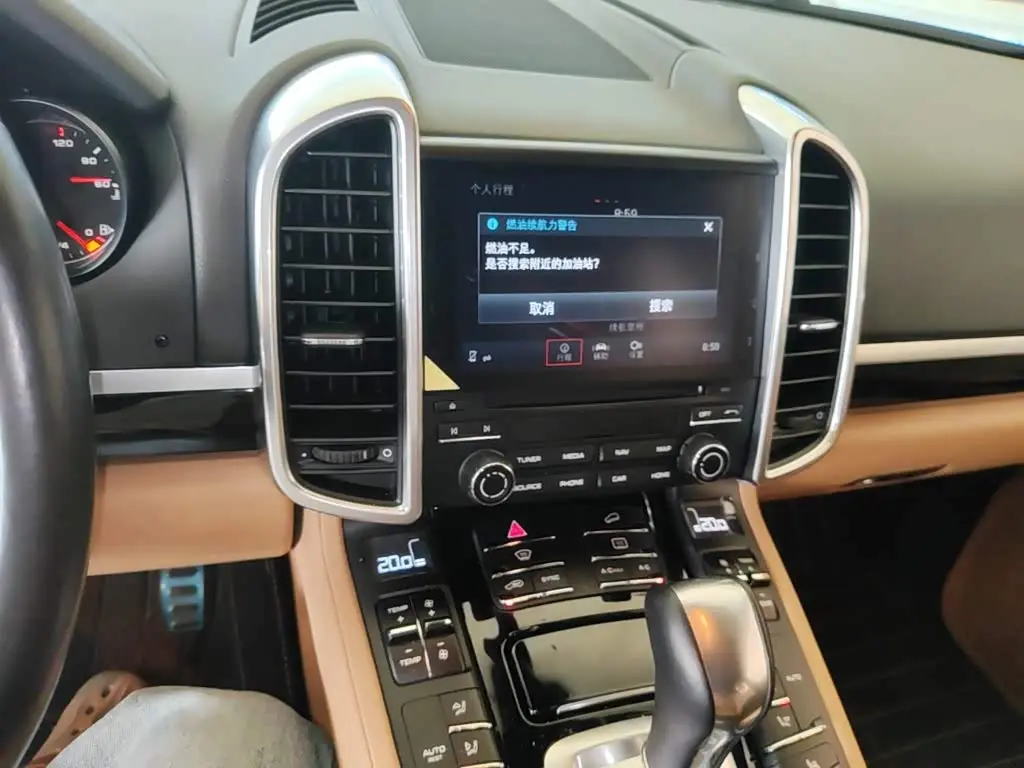 Porsche Cayenne 2018 — Фото 13/20