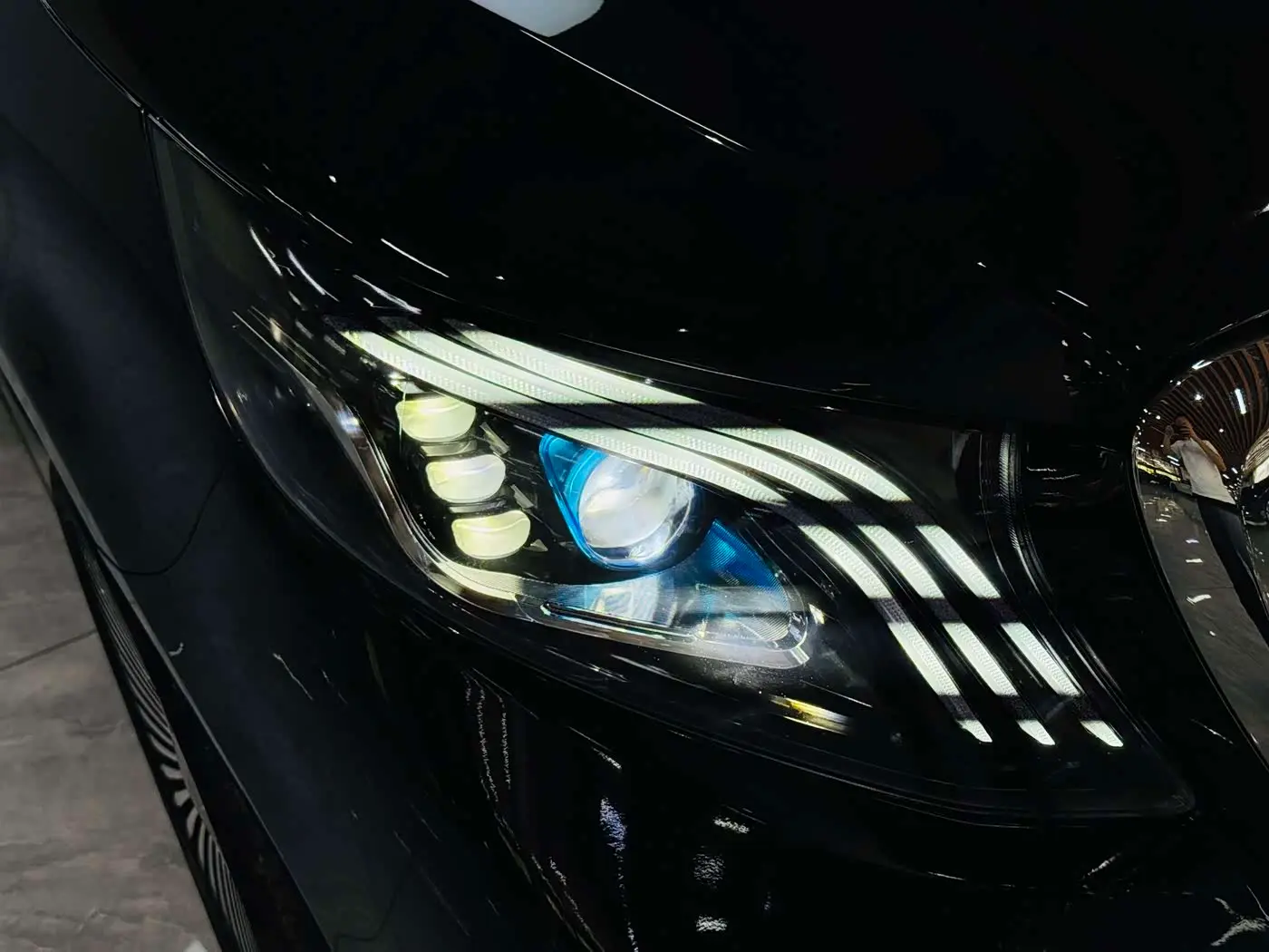 Mercedes-Benz Vito 2022 — Photo 6/20
