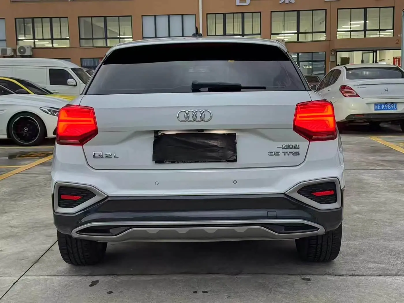 Audi Q2L 2022 — Photo 5/9