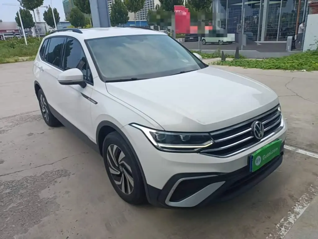 Volkswagen Tiguan L 2022 — Photo 4/20