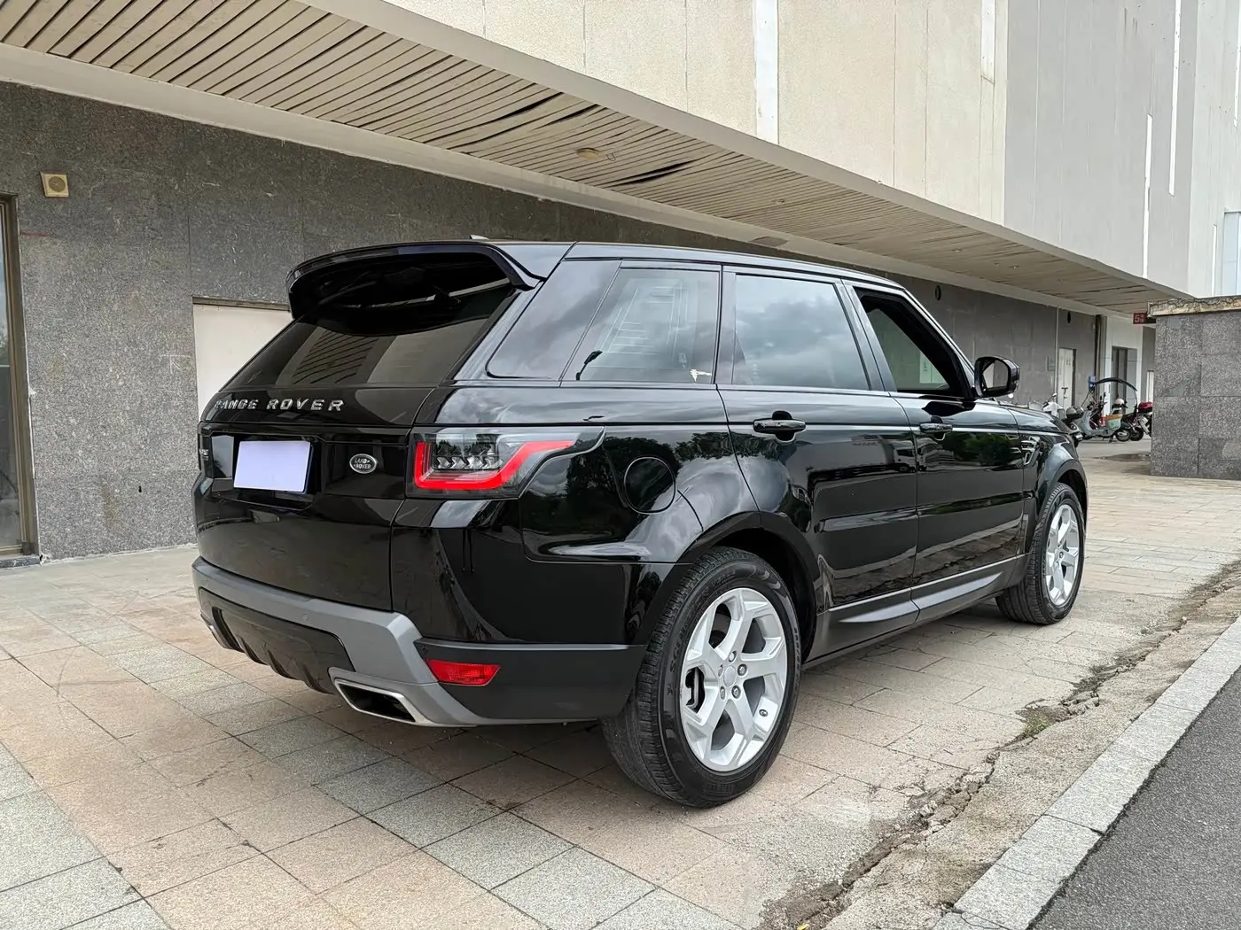 Land Rover Range Rover Sport 2019 — Photo 8/18