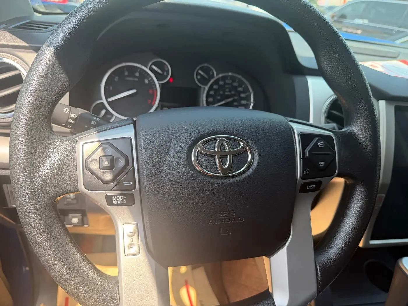 Toyota Tundra 2018 — Photo 3/15