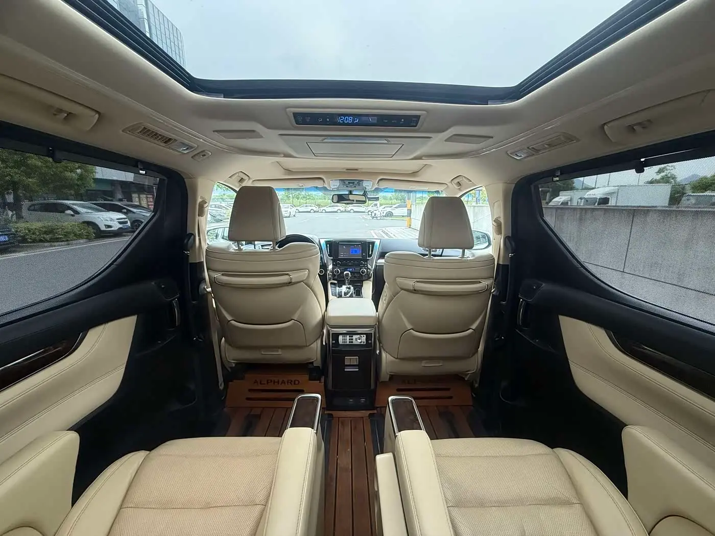 Toyota Alphard 2019 — Şəkil 11/16