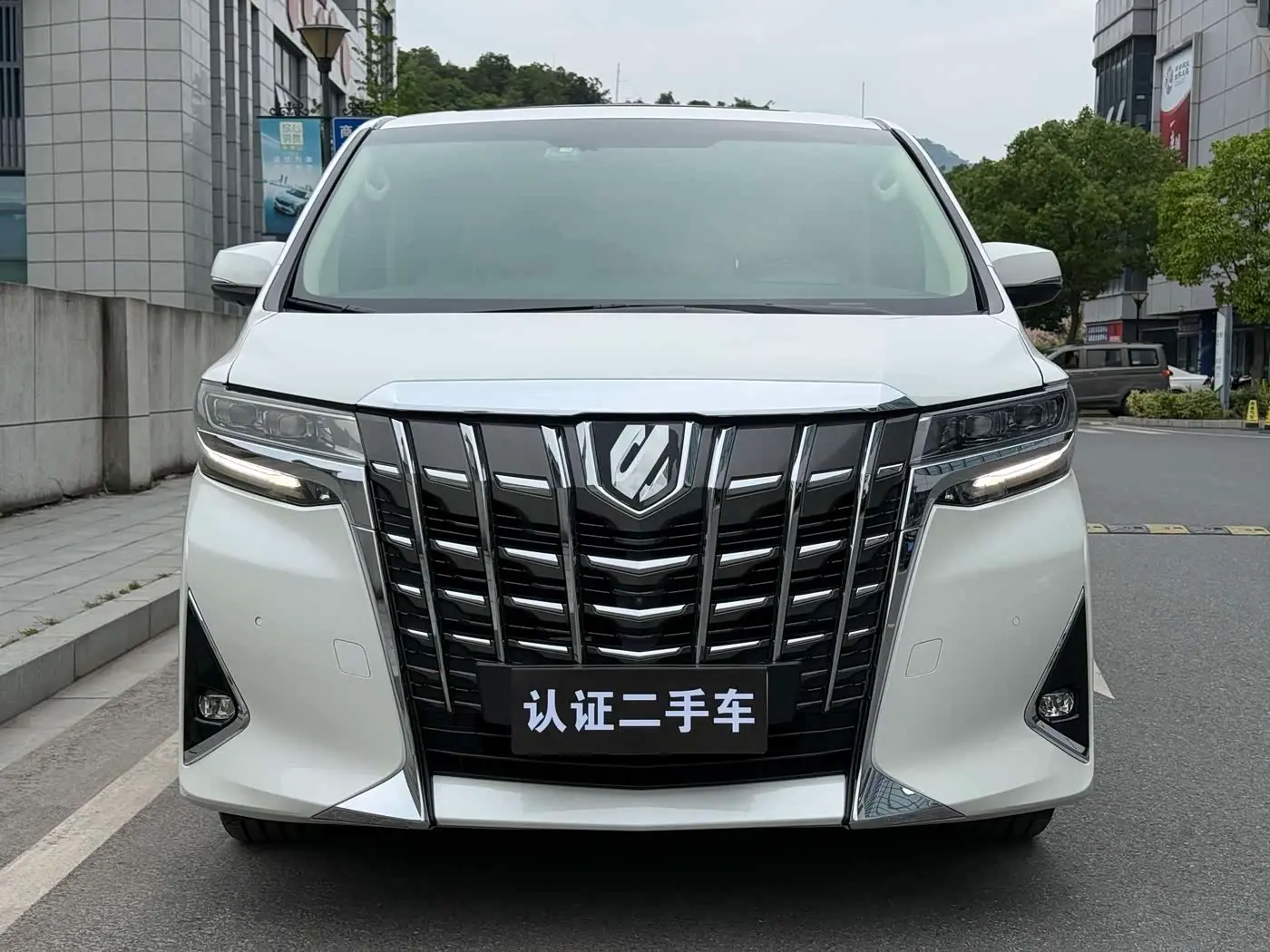 Toyota Alphard 2019 — Şəkil 2/16