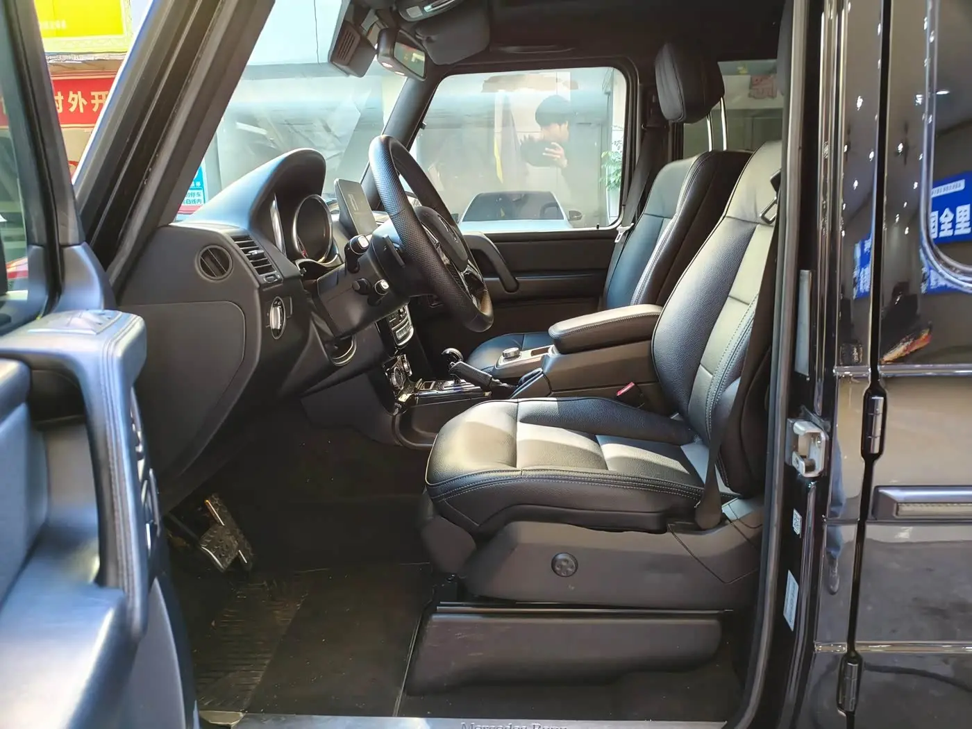 Mercedes-Benz G-Class 2018 — Photo 12/20