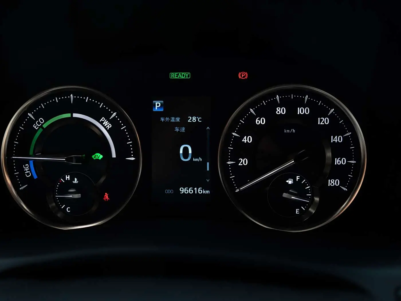 Lexus LM 2022 — Photo 12/18
