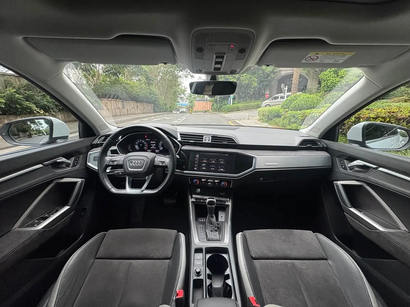 Audi Q3 2019 — Şəkil 16/20