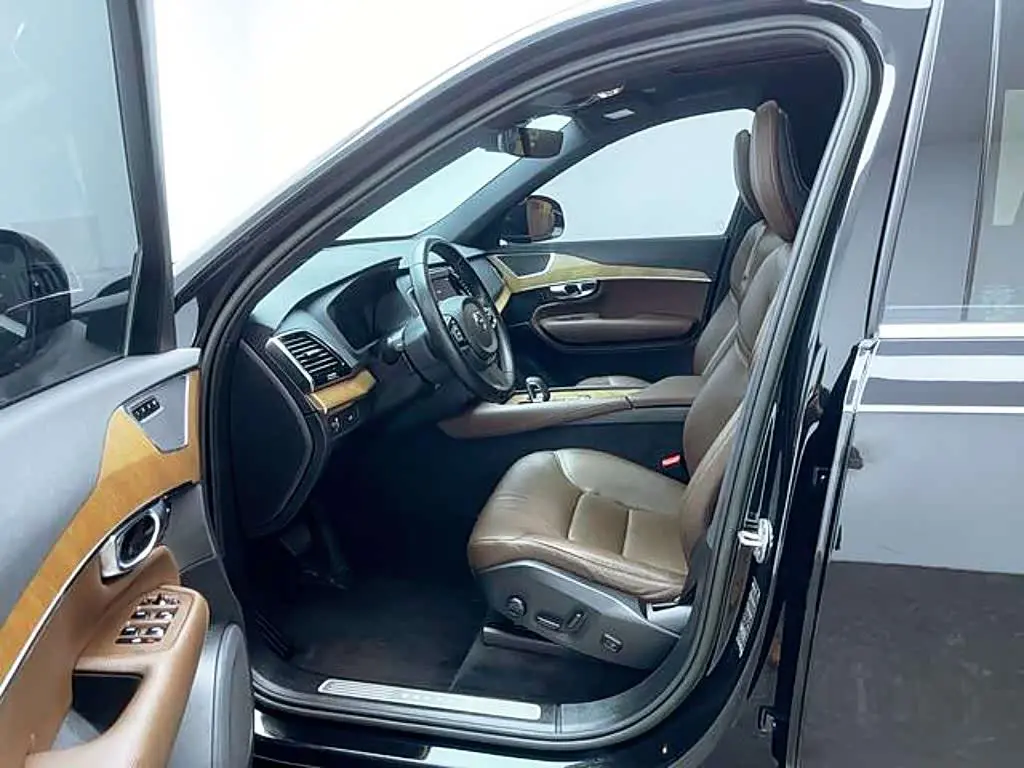 Volvo XC90 2022 — Şəkil 7/15