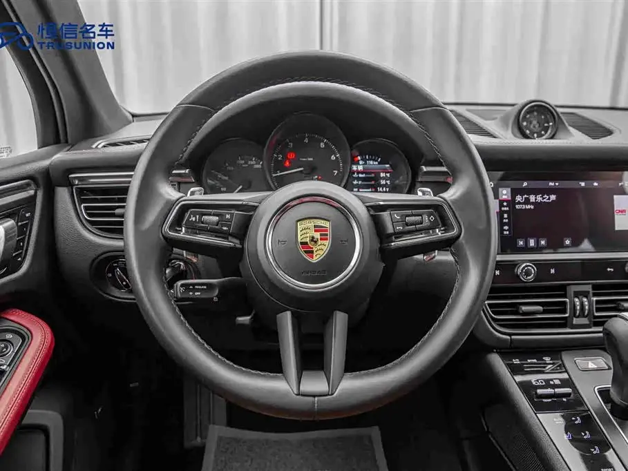 Porsche Macan 2022 — Фото 17/20