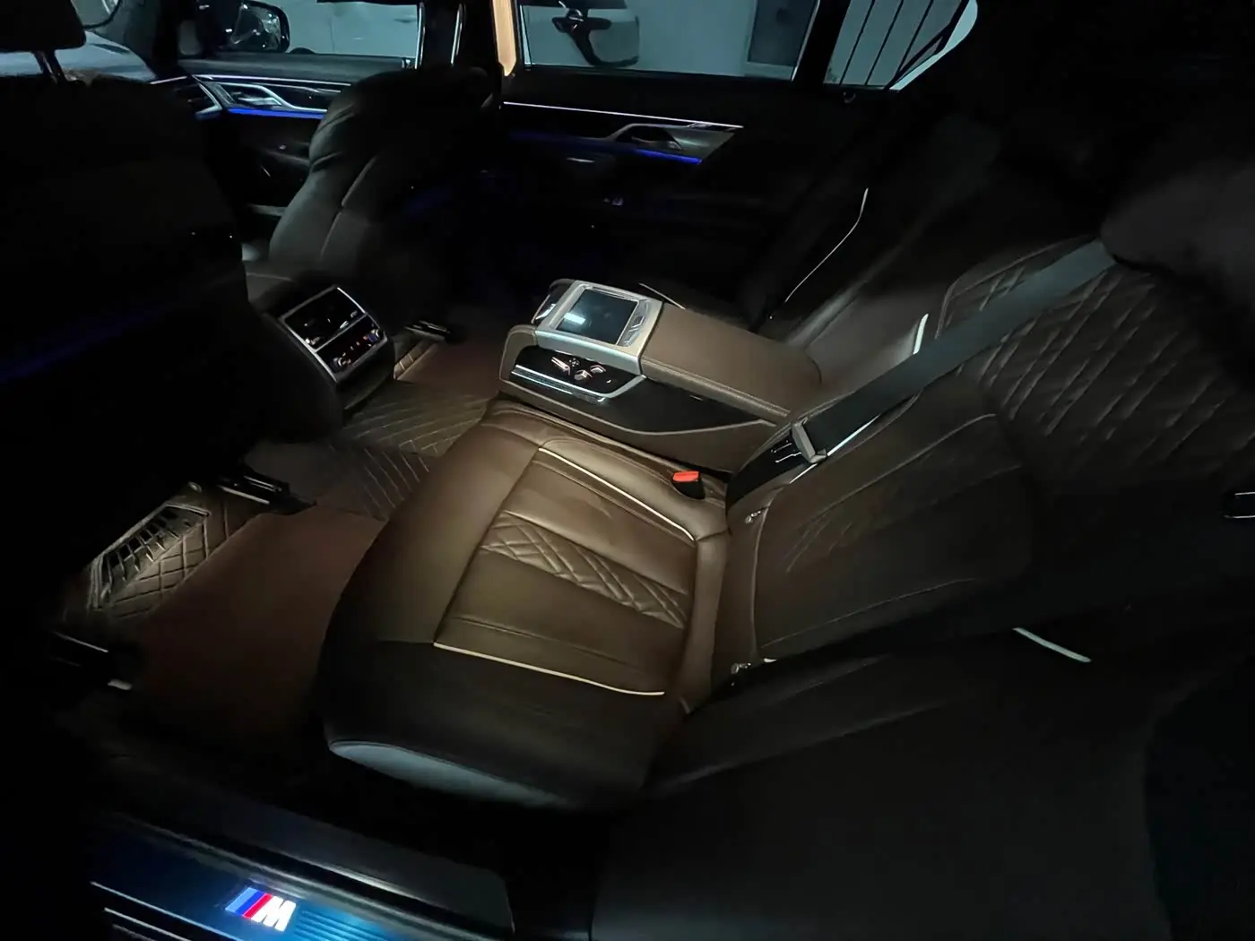 BMW 7 Series 2022 — Şəkil 19/20