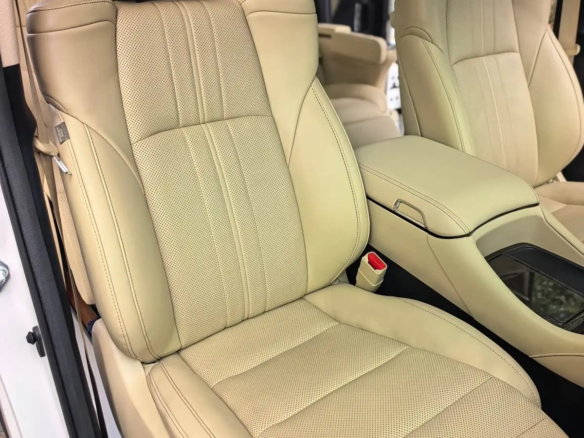 Toyota Vellfire 2021 — Photo 17/20