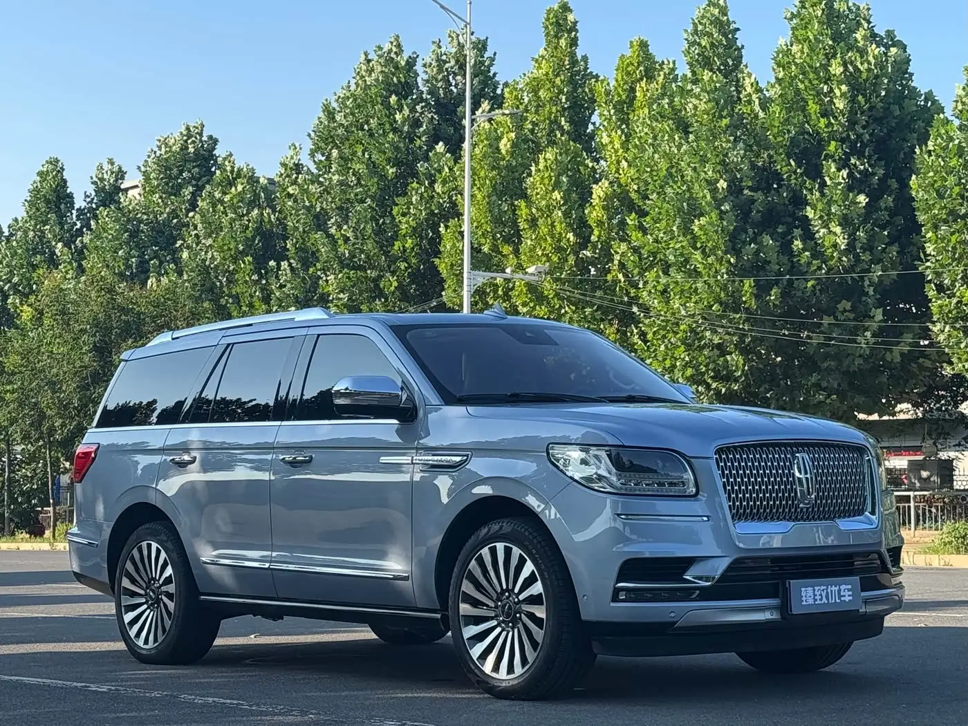 Lincoln Navigator 2019 — Photo 3/20