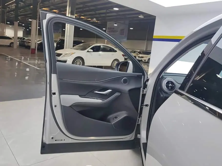 BYD Seal 05 DM-i 2026 — Photo 7/16