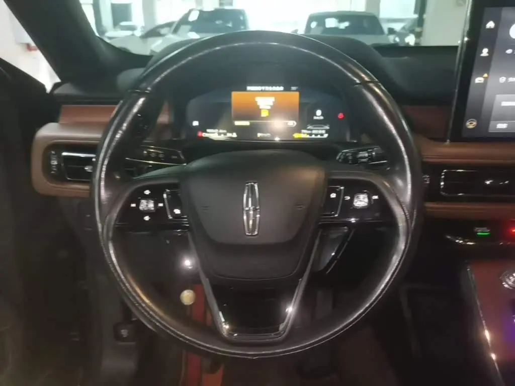 Lincoln Aviator 2021 — Photo 11/20