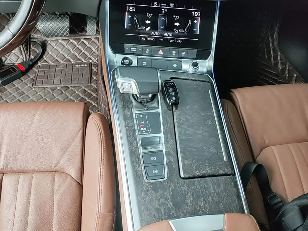 Audi A6L 2021 — Şəkil 14/20