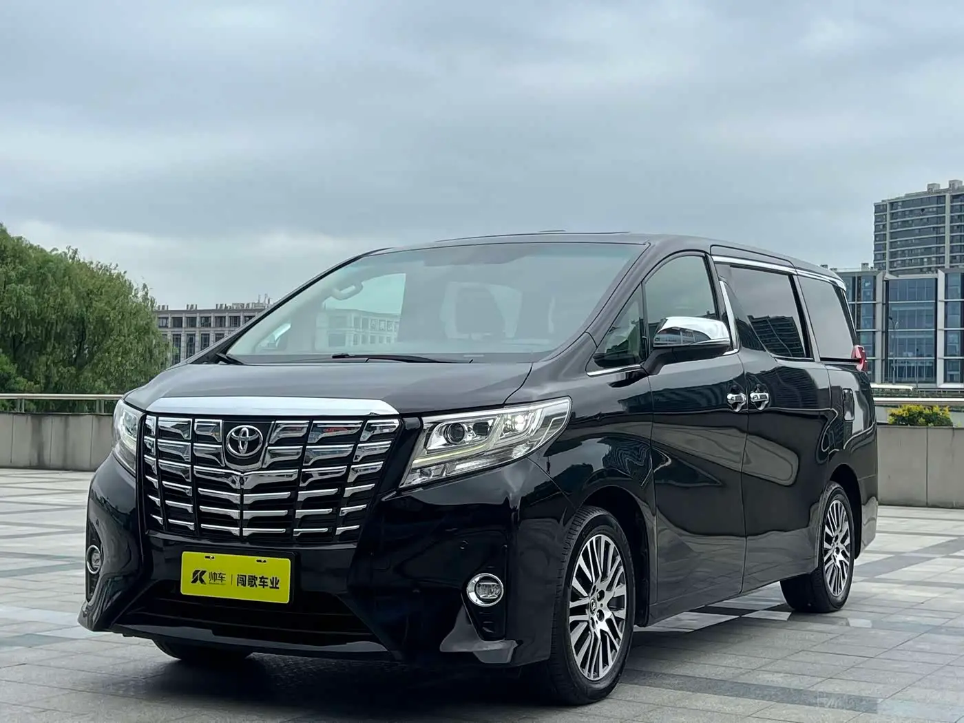 Toyota Alphard 2018 — Şəkil 1/14
