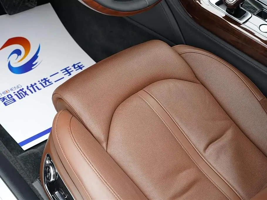 Audi A8 2013 — Photo 7/20