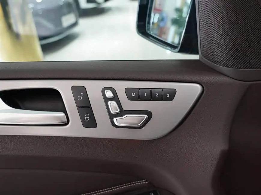 Mercedes-Benz GLE 2017 — Photo 12/17