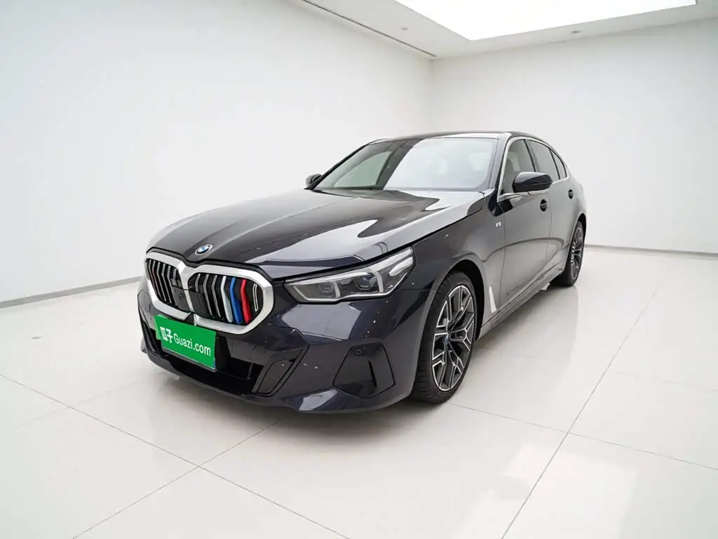 BMW 5 Series 2024 — Photo 1/20