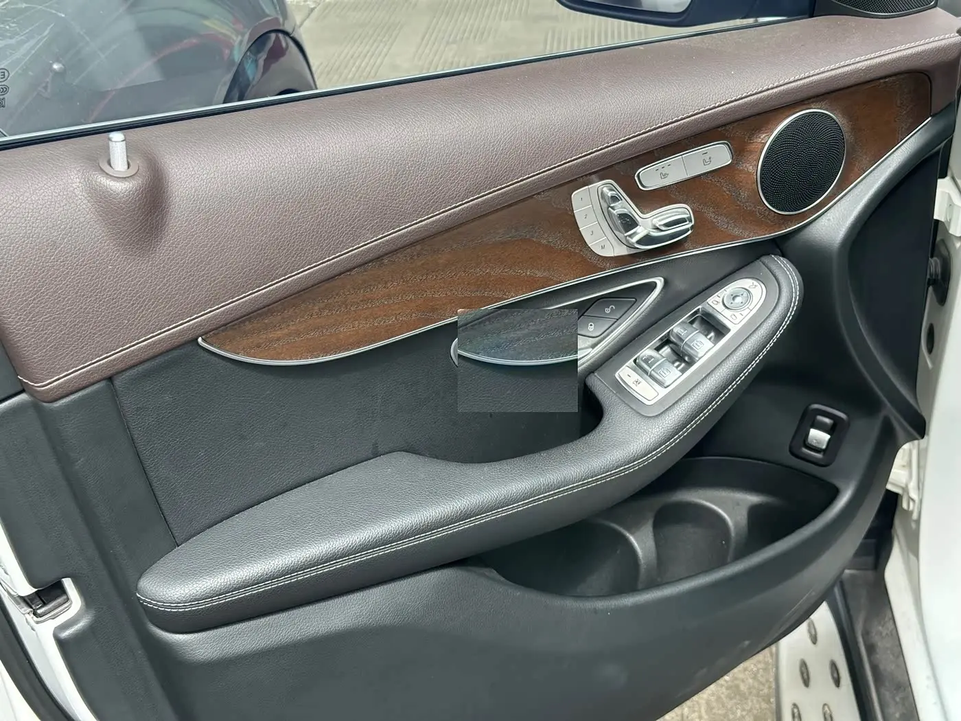 Mercedes-Benz GLC 2022 — Photo 4/10