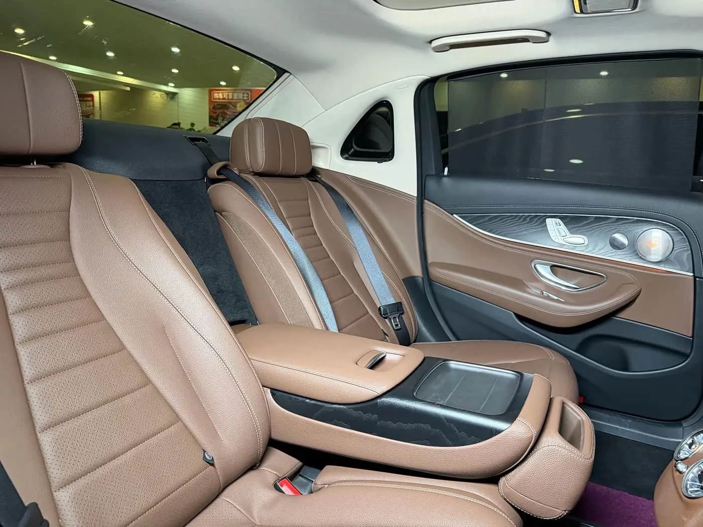 Mercedes-Benz E-Class 2019 — ფოტო 15/18
