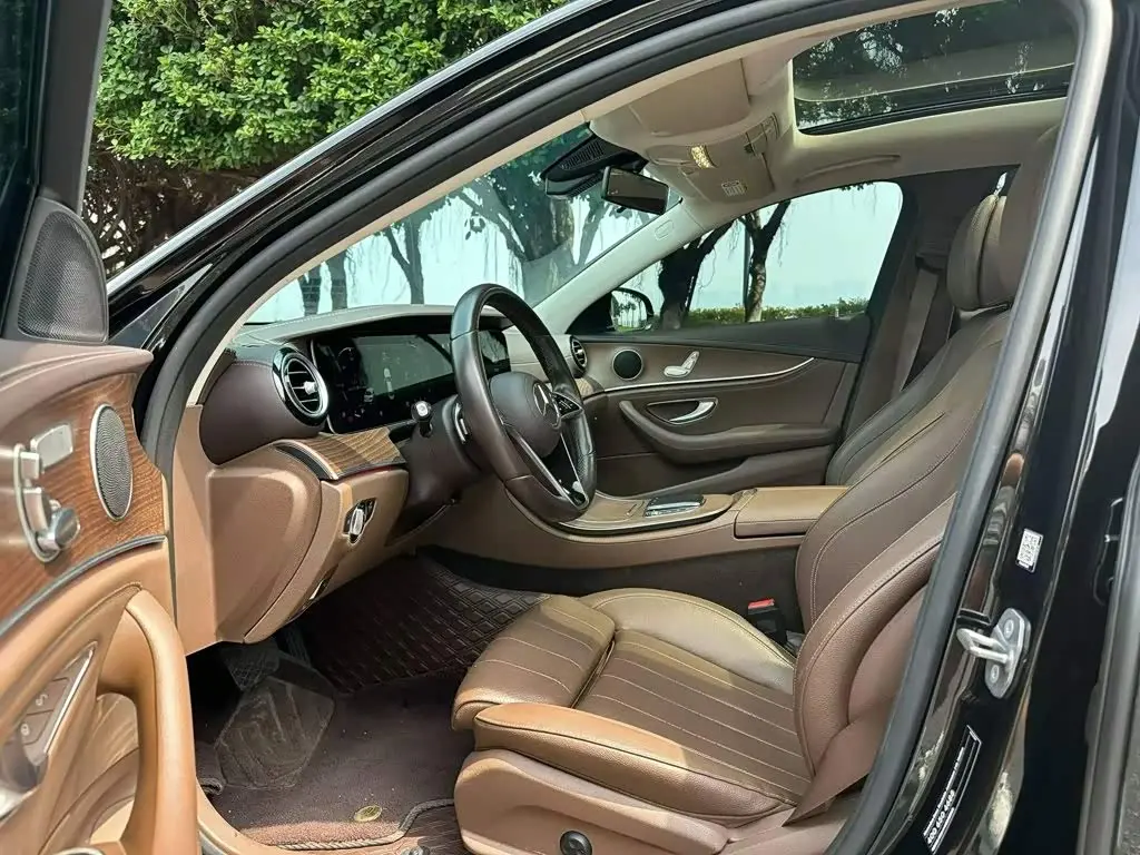 Mercedes-Benz E-Class 2023 — Şəkil 4/9