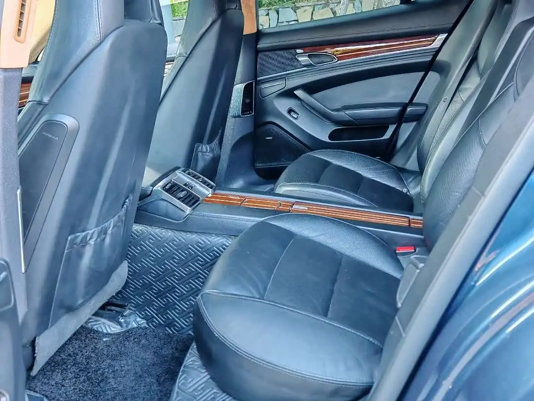 Porsche Panamera 2011 — Photo 8/9
