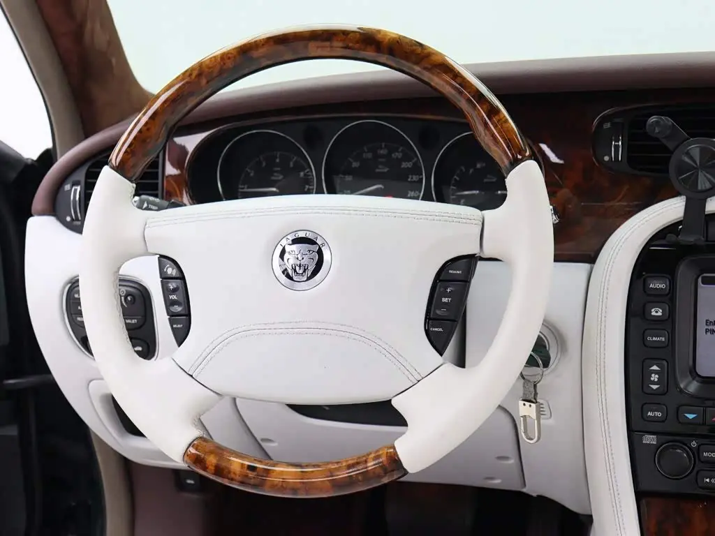 Jaguar XJ 2007 — Şəkil 14/20