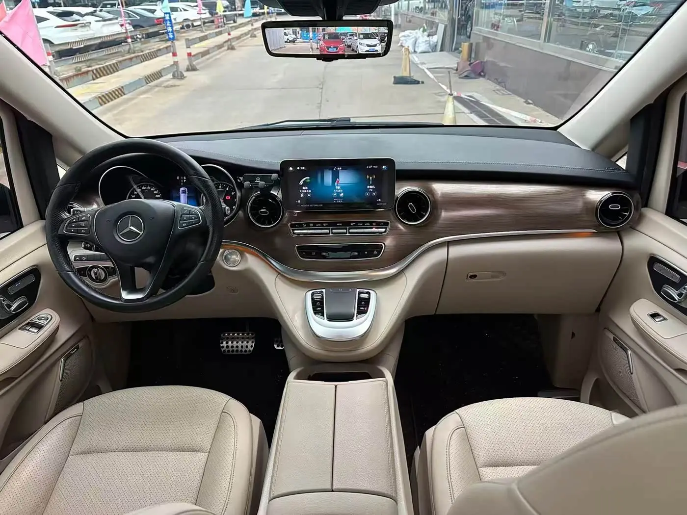Mercedes-Benz V-Class 2023 — Şəkil 4/11