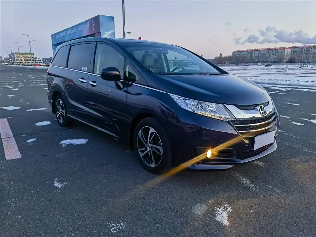 Honda Odyssey 2015 — Photo 3/11