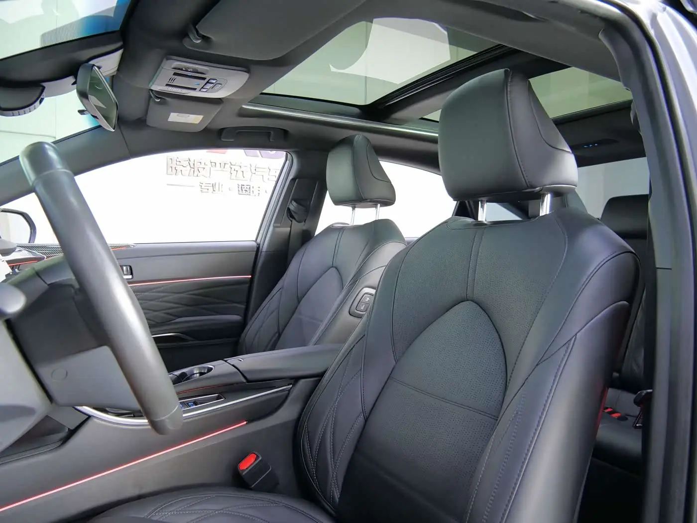 Toyota Avalon 2020 — Фото 9/19