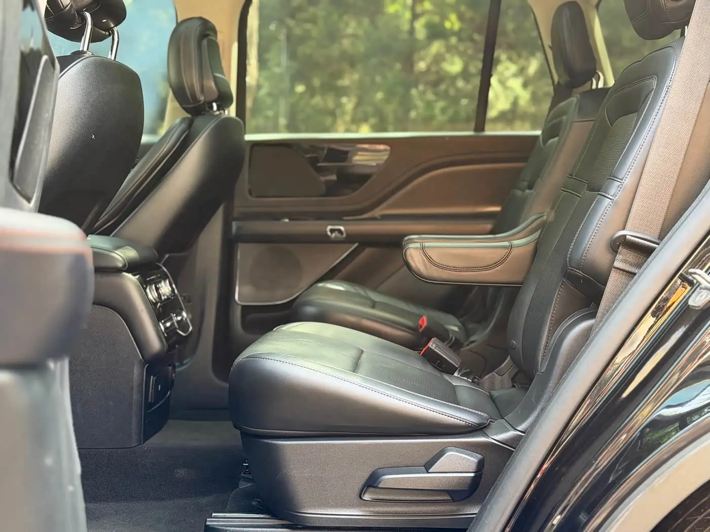 Lincoln Aviator 2021 — Photo 6/14