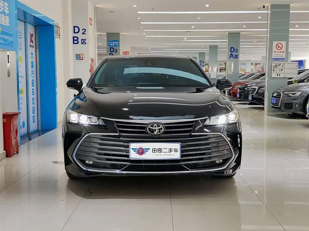 Toyota Avalon 2021 — Photo 2/11