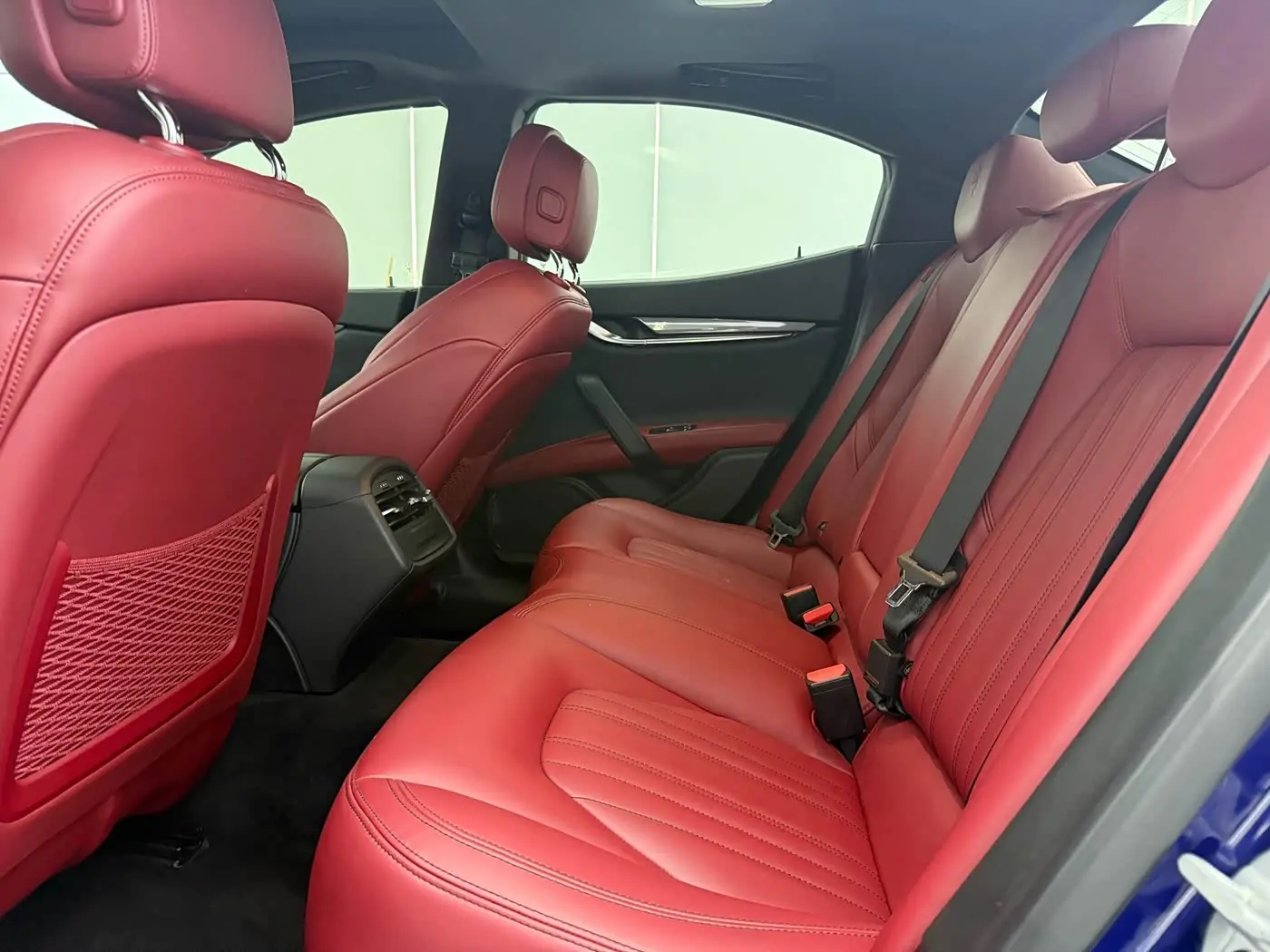 Maserati Ghibli 2018 — Şəkil 10/14