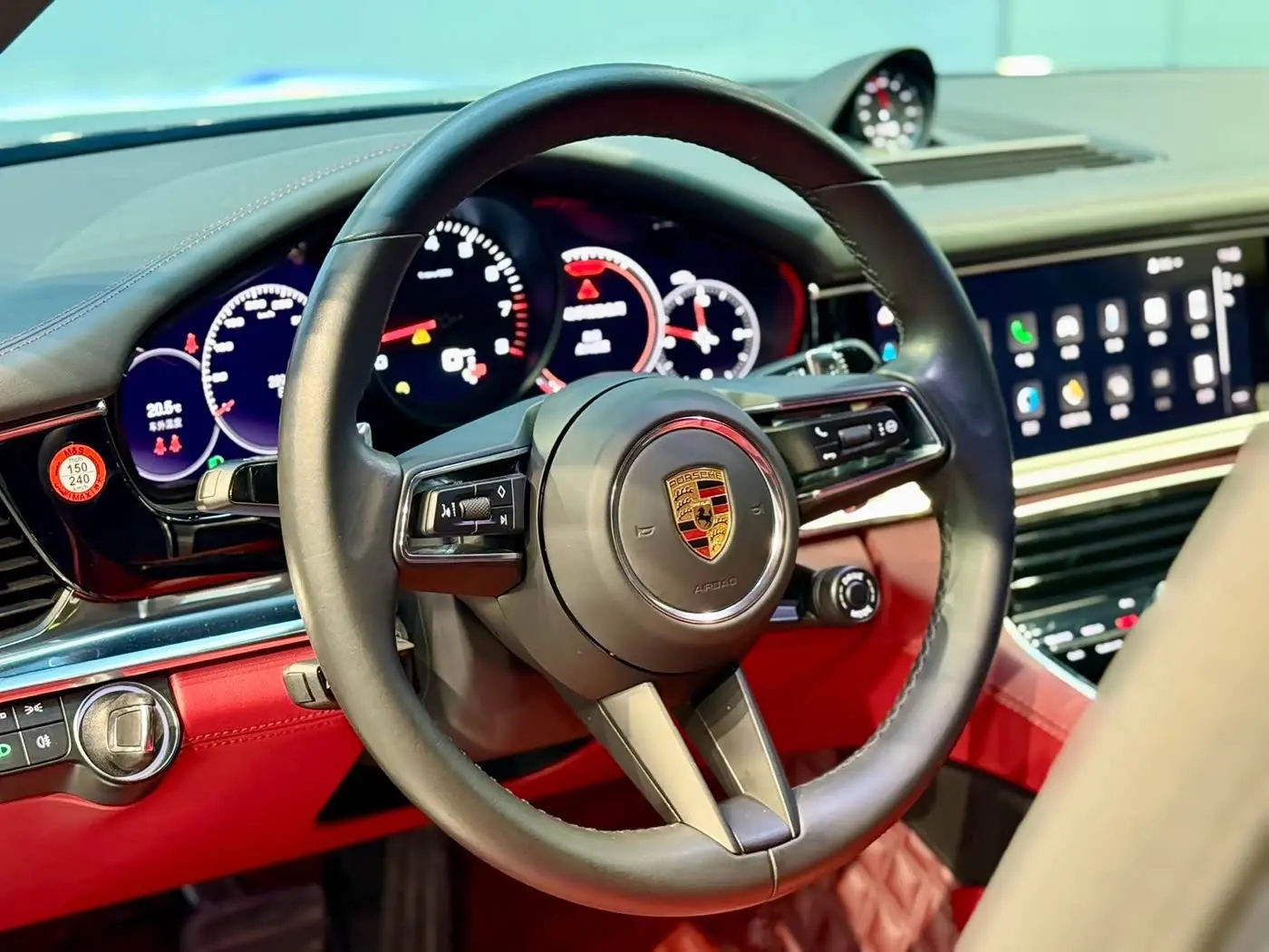 Porsche Panamera 2021 — Photo 17/18