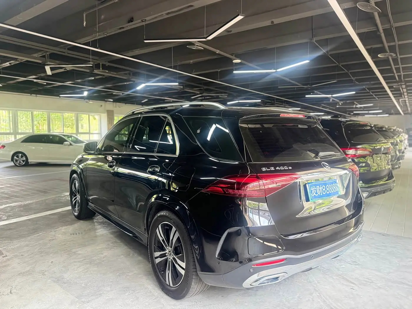 Mercedes-Benz GLE New Energy 2023 — Photo 4/10