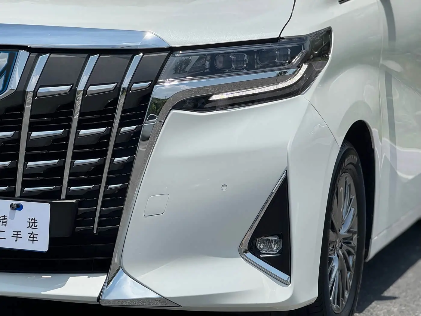 Toyota Alphard 2019 — Photo 19/20
