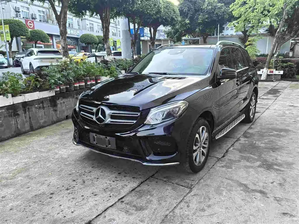 Mercedes-Benz GLE 2017 — Фото 4/16