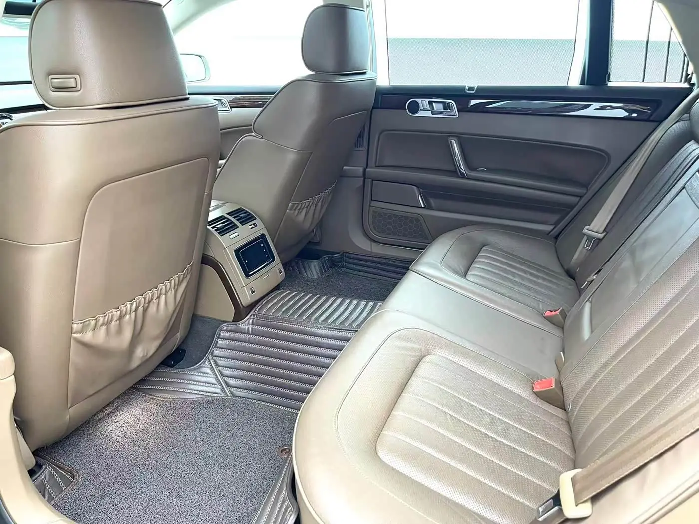 Volkswagen Phaeton 2017 — Şəkil 6/15