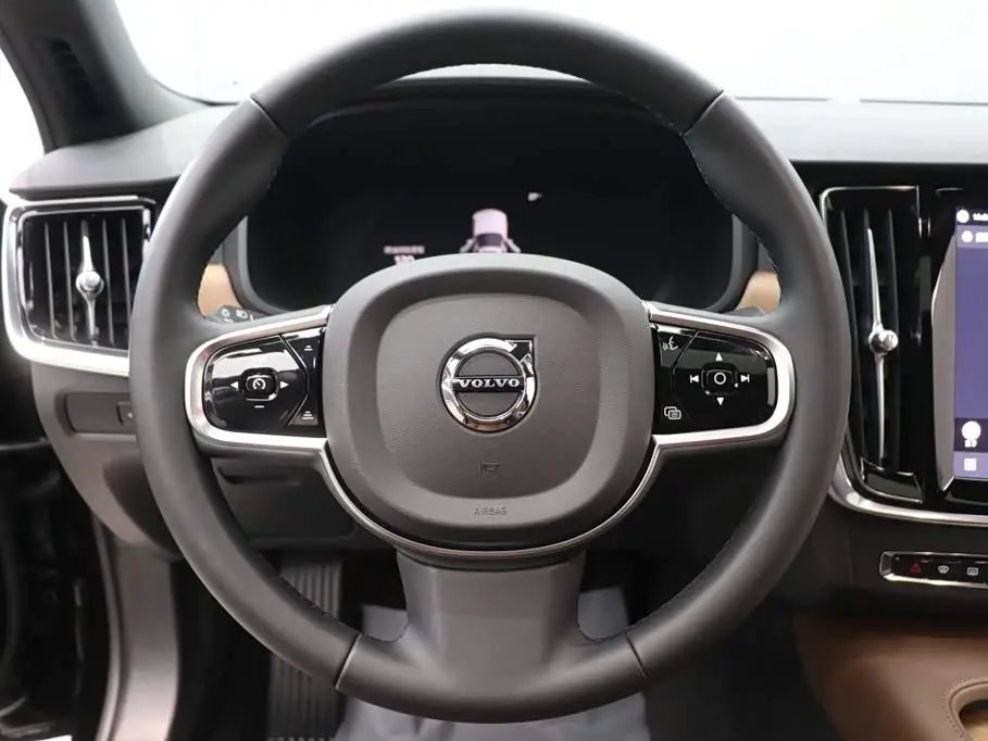Volvo S90 2025 — Photo 15/20