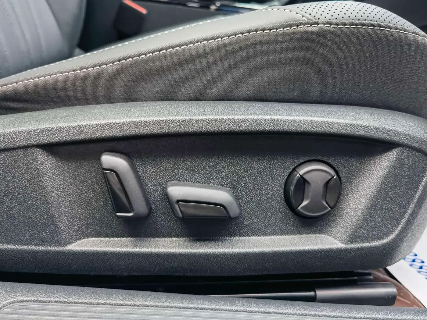 Volkswagen Passat 2024 — Photo 14/17